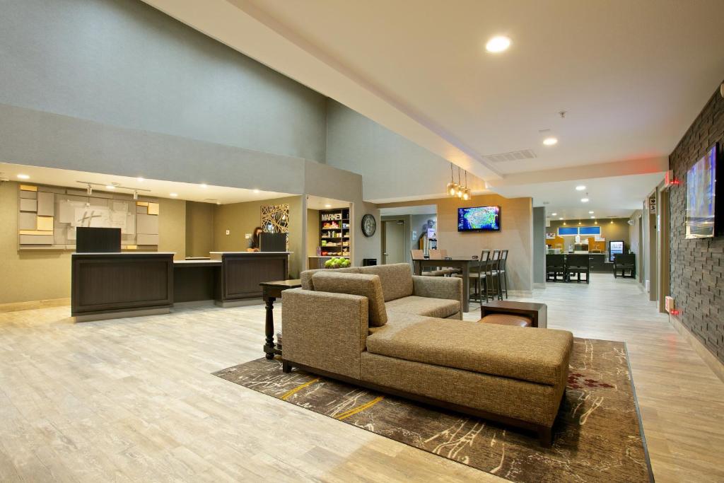 Holiday Inn Express Hotel & Suites - Paso Robles an IHG Hotel Main image 1